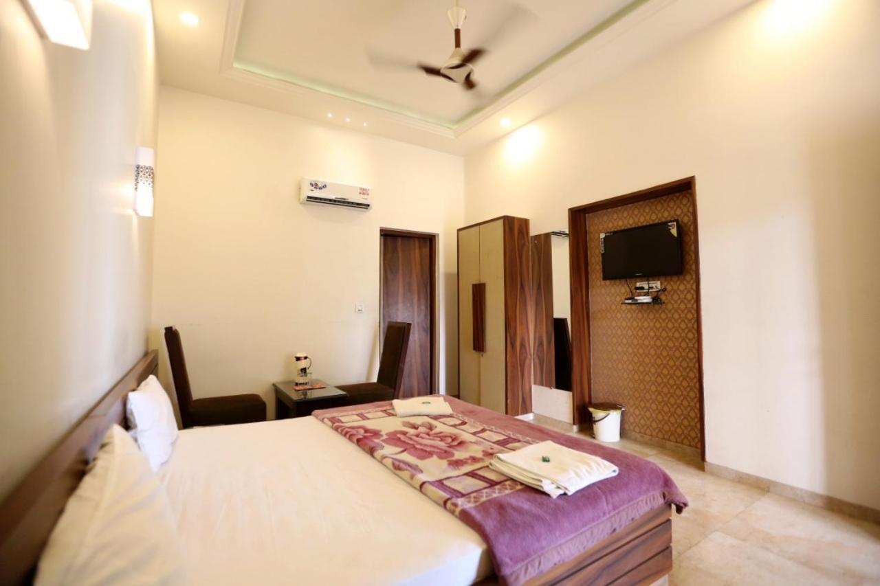 Kohinoor Palace - A Heritage Hotel Faizābād Eksteriør billede